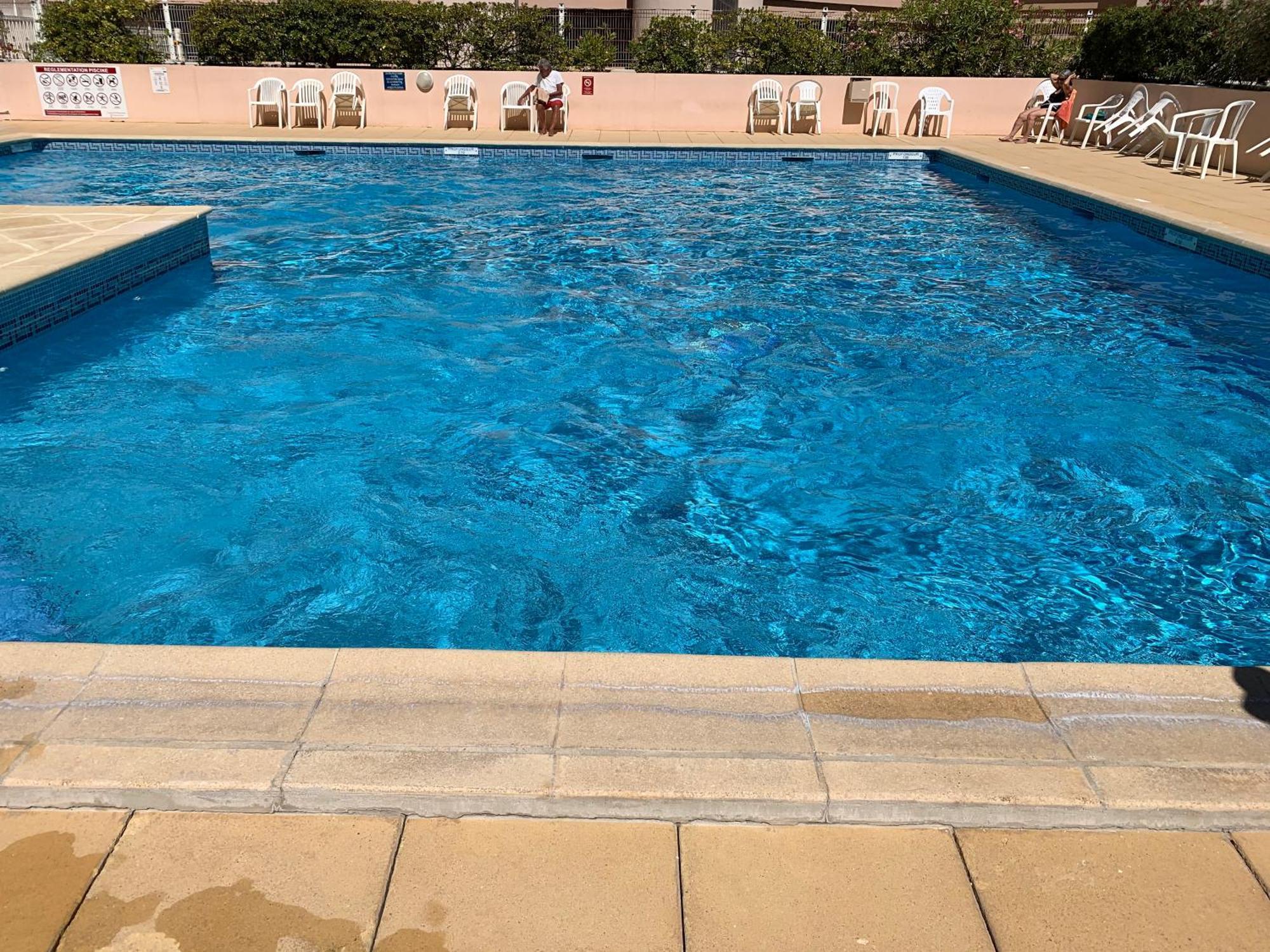 Résidence avec piscine et box, vue sur mer Sète Extérieur photo