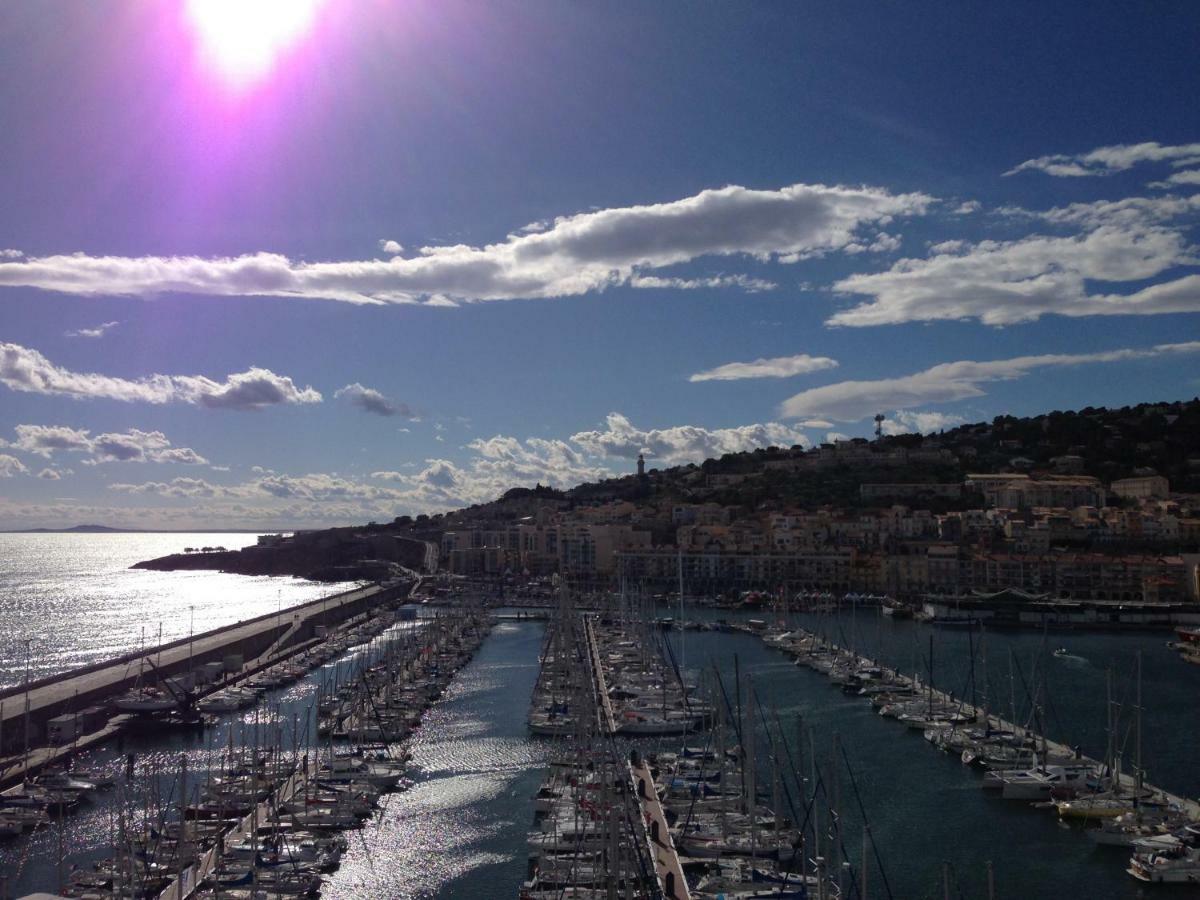 Résidence avec piscine et box, vue sur mer Sète Extérieur photo